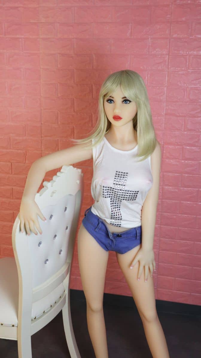 Sex-Doll-Bella-From-The-Dirty-Knights-Sex-Dolls-Collection-Posing-Nude-in-Blue-Shorts-1 (5)