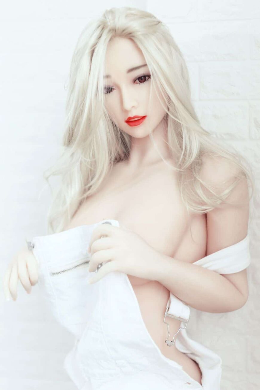 Honi Sex Doll Posing Sexy For Dirty Knights Sex Dolls (17)
